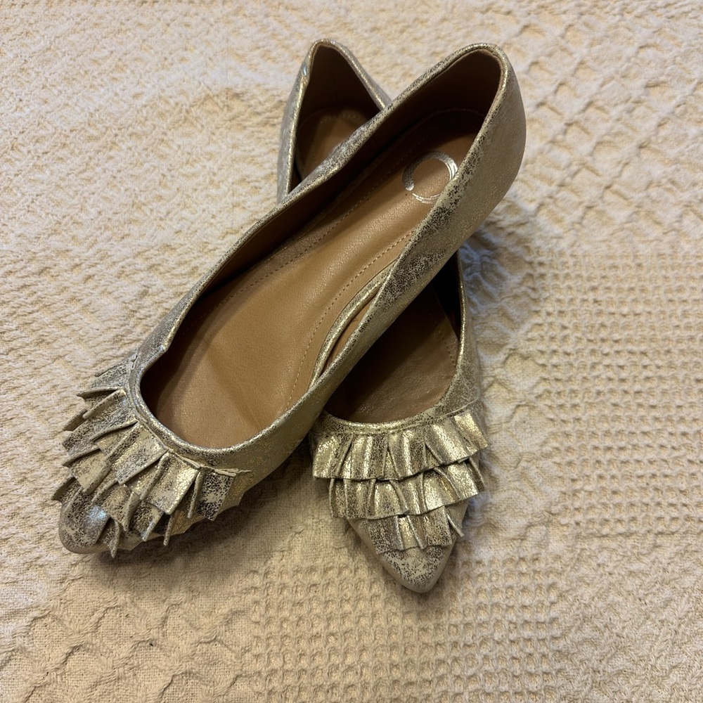 Metallic Ruffled Pointed Toe Flats - Picture 2 of 5